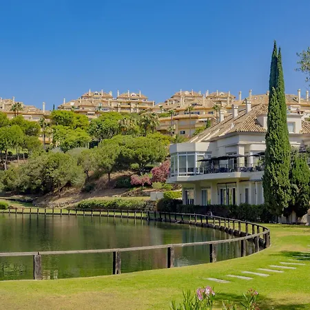 Cubo's Luxury Golf & Parking *