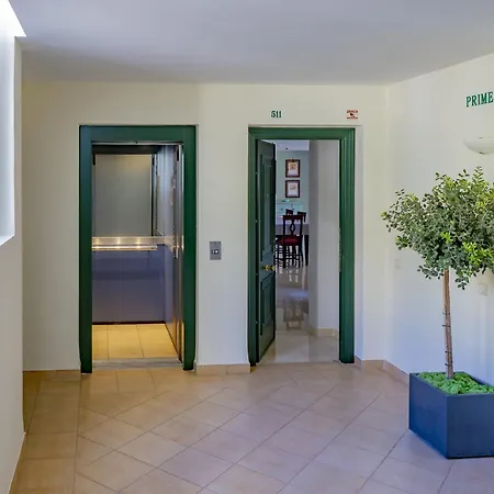 Cubo's Luxury Golf & Parking شقة