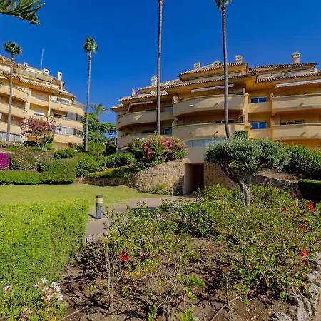 Cubo's Luxury Golf & Parking شقة